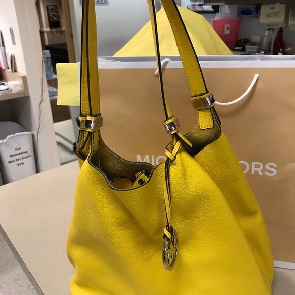 Authentic Michael Kors Leather Bag - Picture 8 of 8